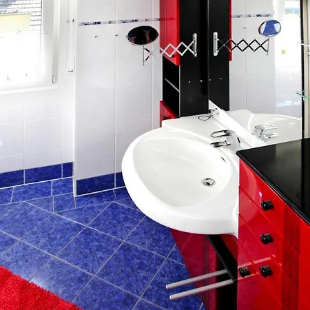 بيت للعطل Adler In ميرو