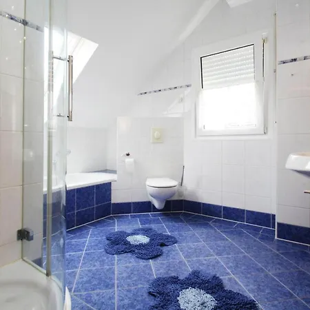 بيت للعطل Adler In ميرو